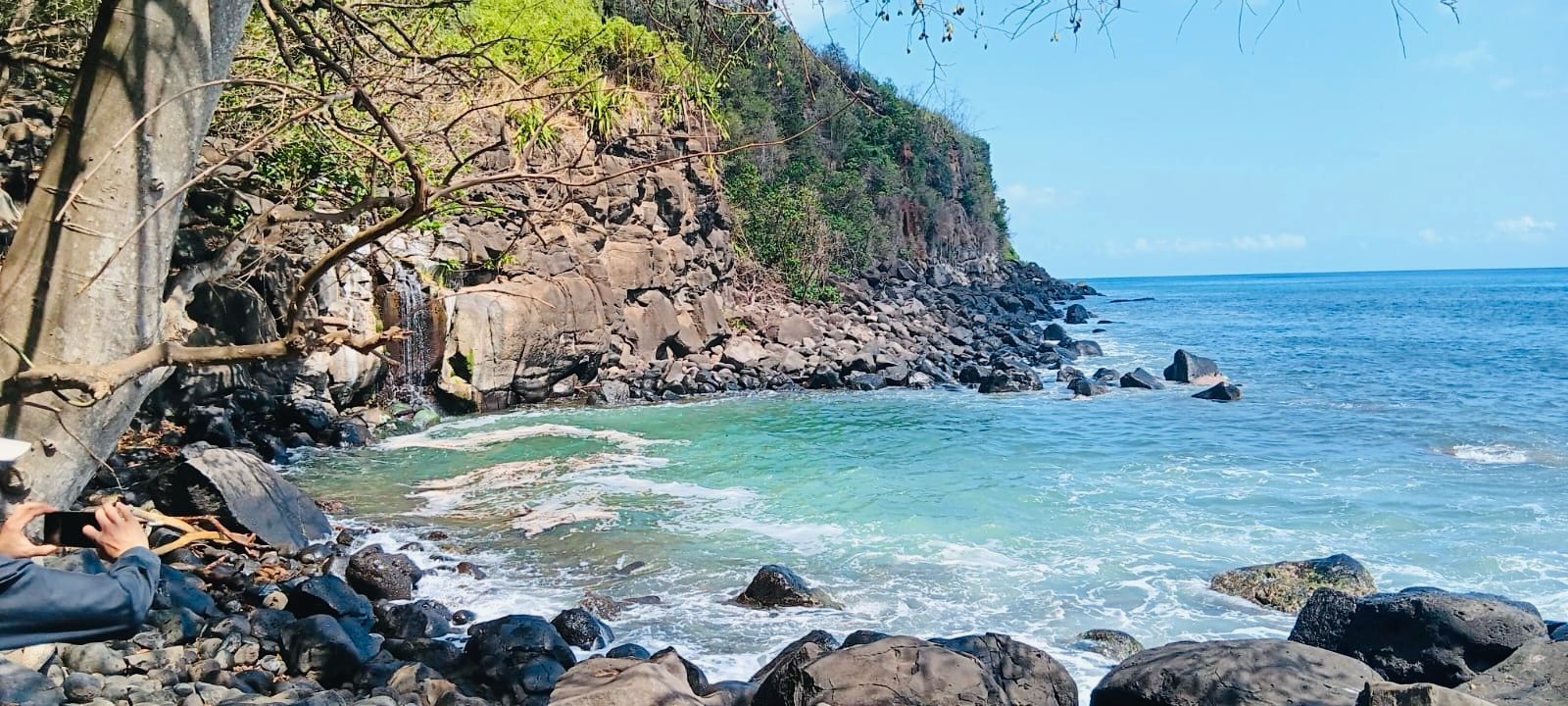 Why NOW is the right time to invest in Mauritius- a country free of crisis! 🕊️