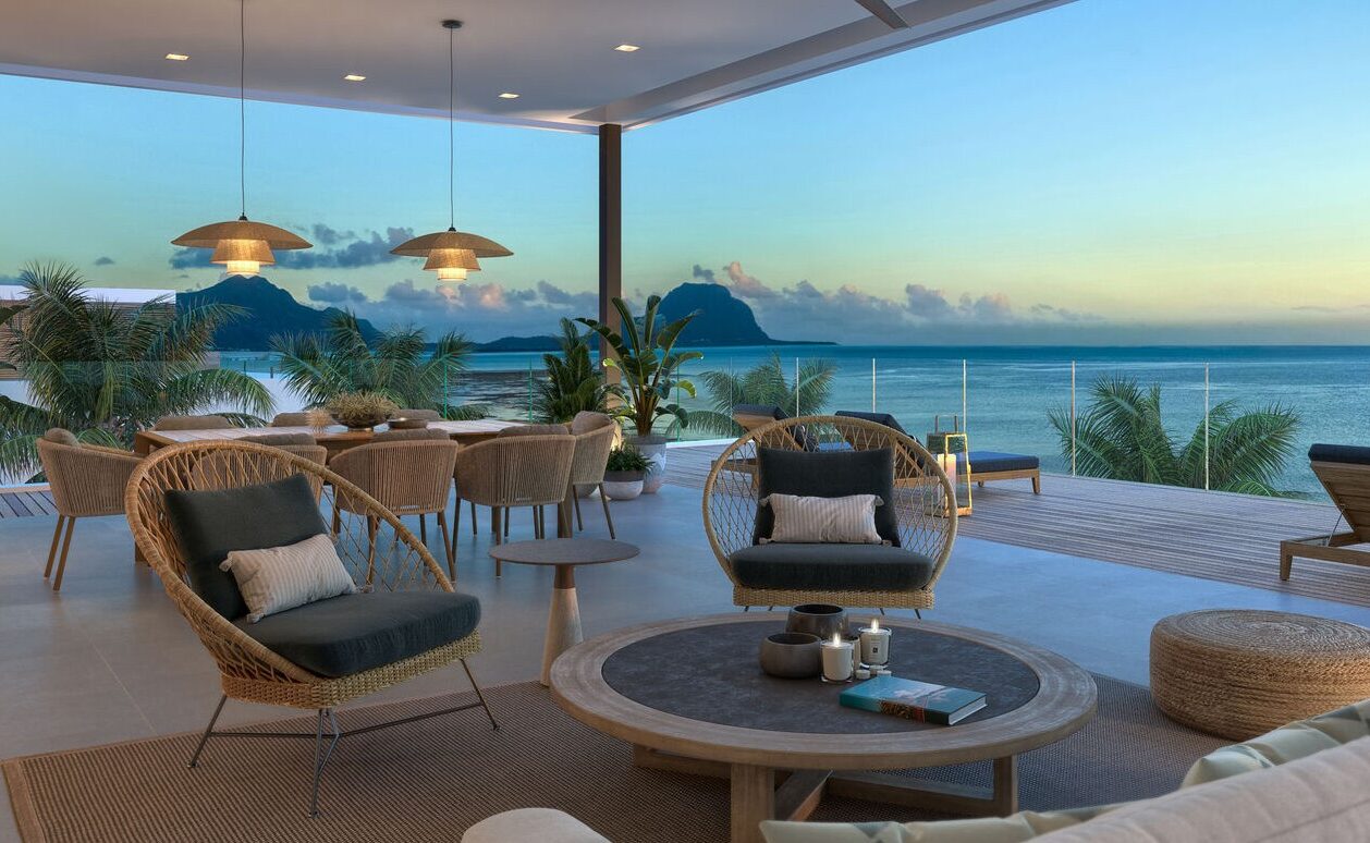 The Peninsula, Les Salines